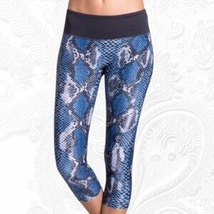 Prism Sport Blue Snake Skin (Viper) Cropped Leggings (S)
